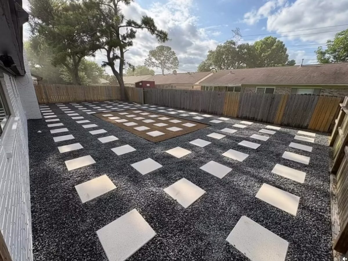 Backyard stepping-stone transformation in Houston